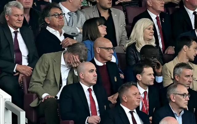 B体育下载-滕哈赫仍被“绝对信任”？高管豪言目标欧冠登顶