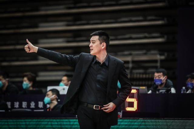 B体育下载-杨鸣三年三冠却等来下课 半年前他似乎已有预料