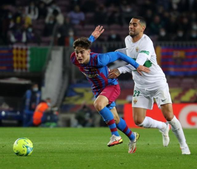 B体育-去老将给新人腾地已成巴萨当务之急