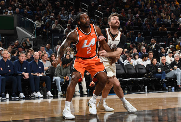 B体育官方-勇三崩快船轰72-45逆转！与对手仅差1.5胜场 勇士将打雷霆和火箭